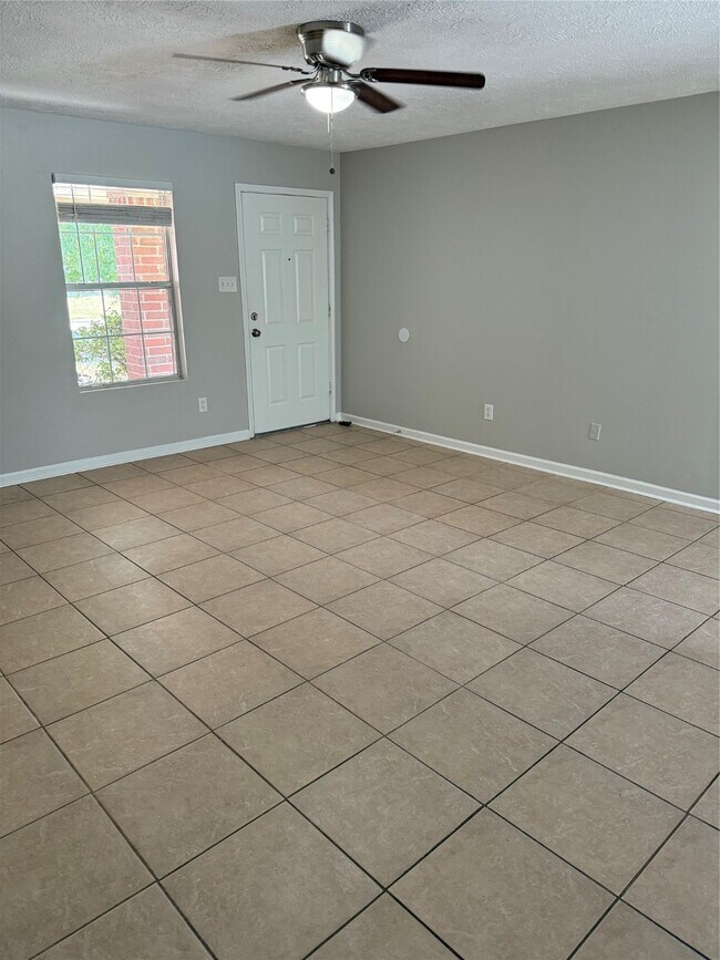Building Photo - 16778 N Bob White Dr