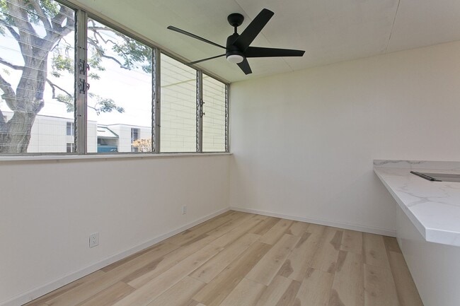 Building Photo - Nahoa Apartments 2 bedroom, 1 bathroom, 1 ...