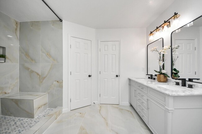 Building Photo - 22810 Deville Dr