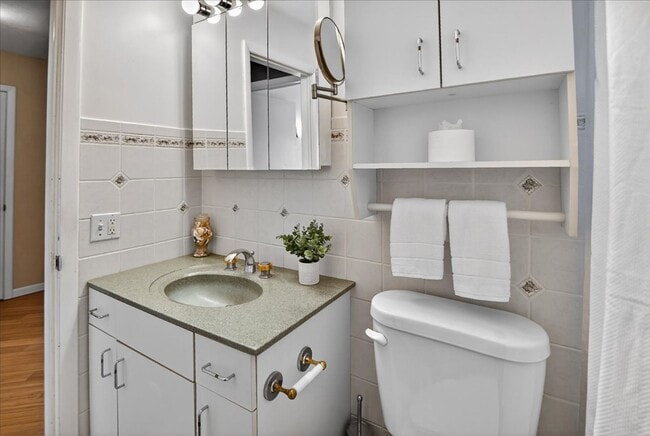 Building Photo - Urban Oasis on the Lake- Condo in Downtown Madison