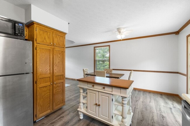 Building Photo - Adorable Home in Pleasant View- COMING SOON!