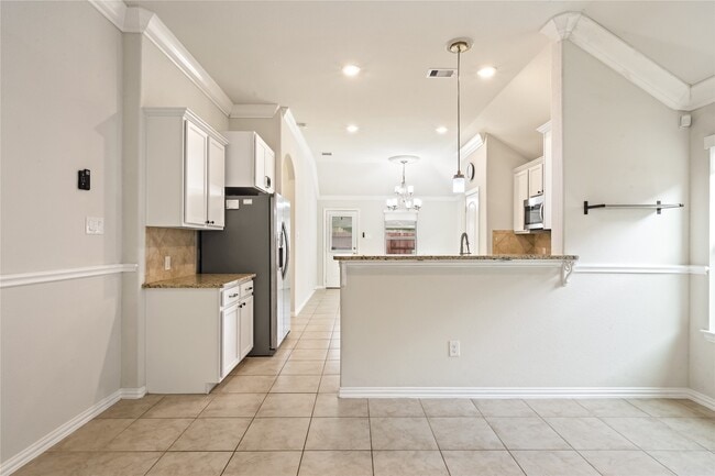 Building Photo - 8934 English Manor Dr