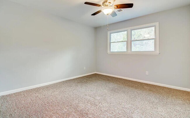 Building Photo - 403 Fairington Dr