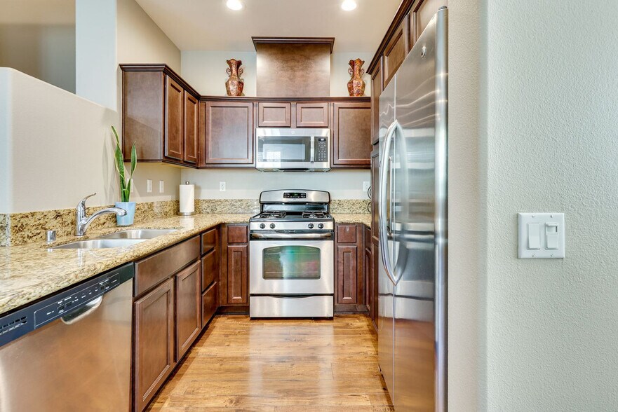 Building Photo - 5086 Cascade Way