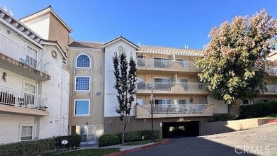 Building Photo - 4750 Templeton St