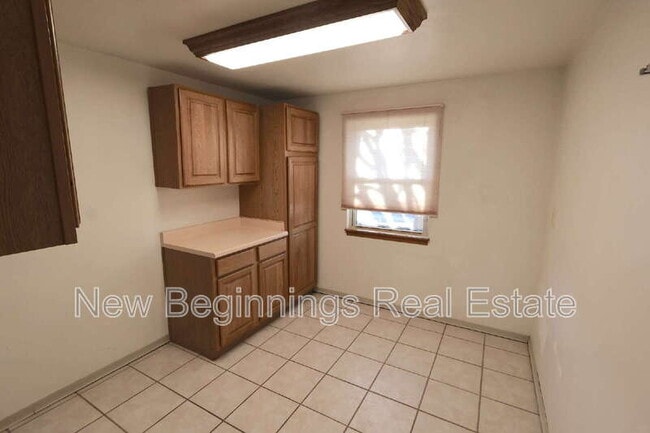 Building Photo - 2125 Sather Dr