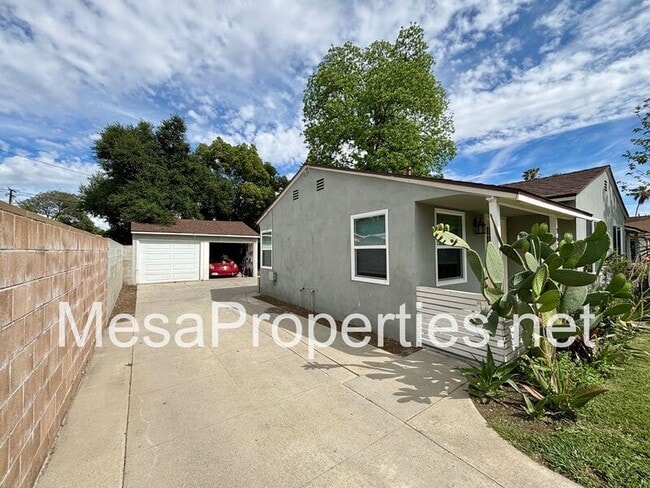 Building Photo - 762 S Currier St