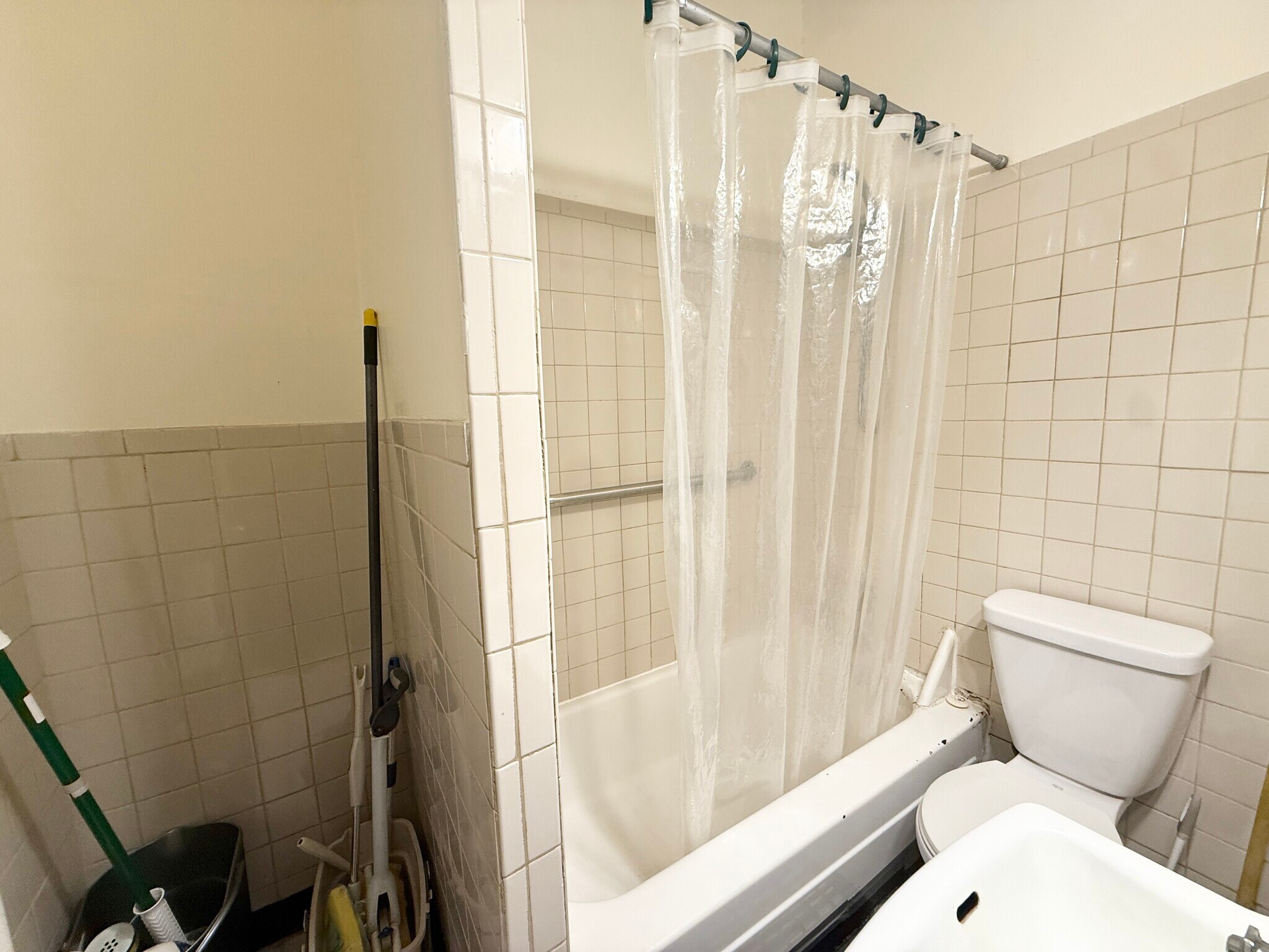 Building Photo - 66 Hammond St