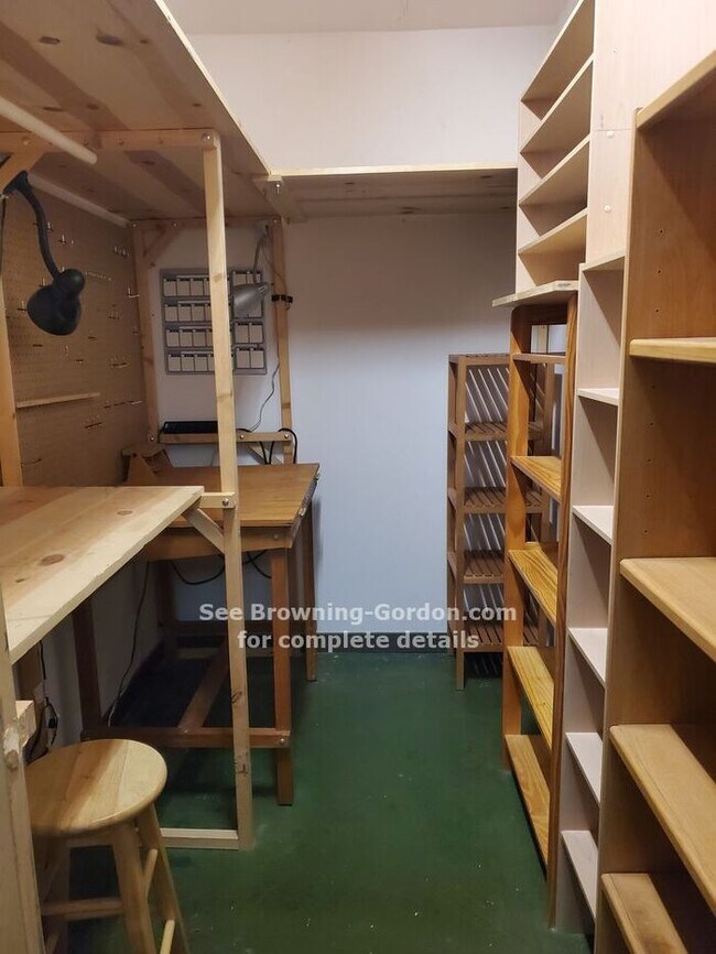 Building Photo - One Bedroom at the Bristol!