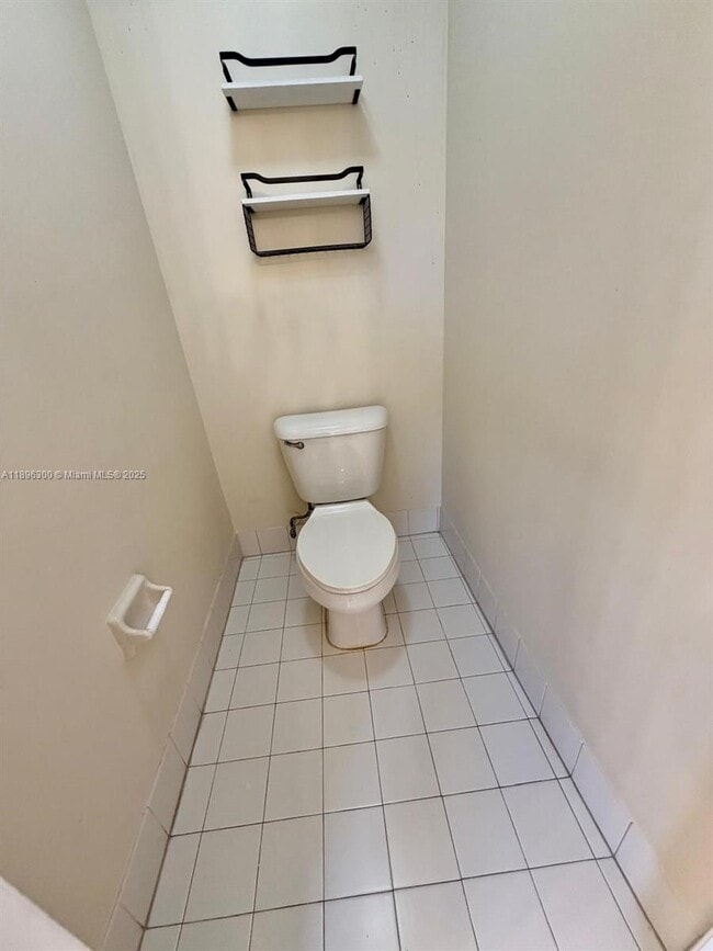 Building Photo - 12463 SW 44th Ct