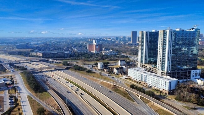 Building Photo - 146 Carson Ct