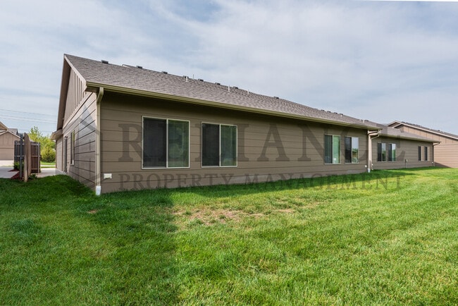 Building Photo - 914 W Onewood Pl