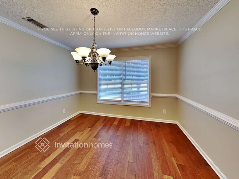 Building Photo - 3026 Lincoln Log Way