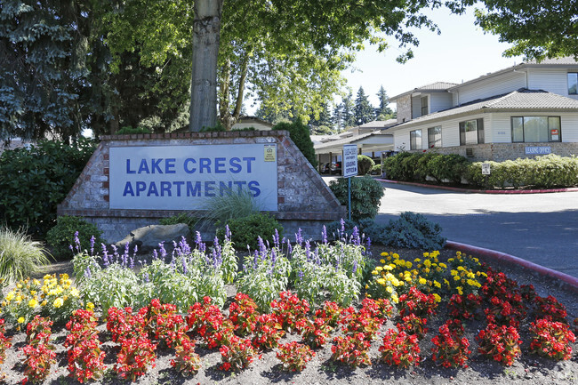 Primary Photo - Lake Crest Apartments