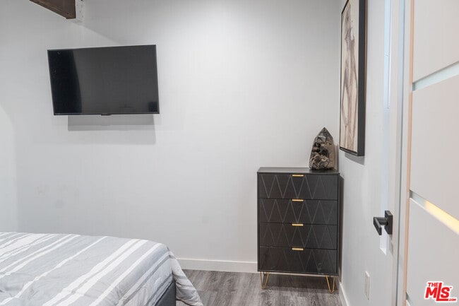 Building Photo - 1933 1/2 Lemoyne St