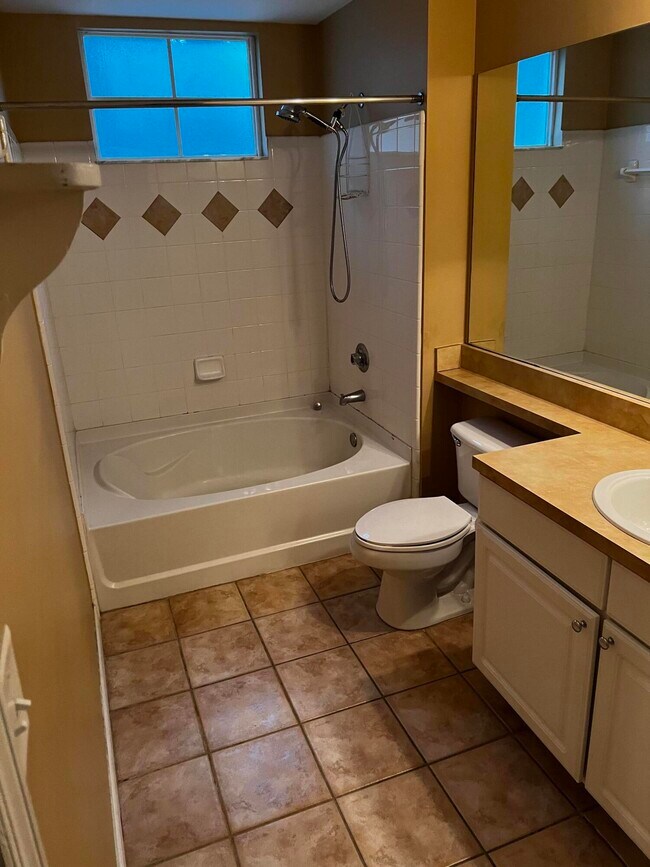 Building Photo - 9873 Baywinds Blvd