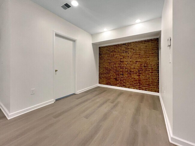 Building Photo - 1717 Trinidad Ave NE