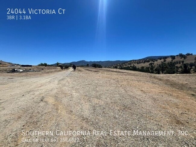 Building Photo - 24044 Victoria Ct