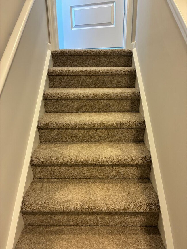 Building Photo - W2045