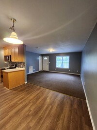 Building Photo - Cute duplex in Belmont-