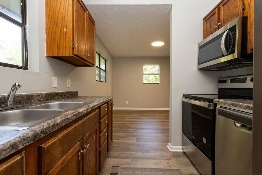 Building Photo - 13797 Tanoka Ct