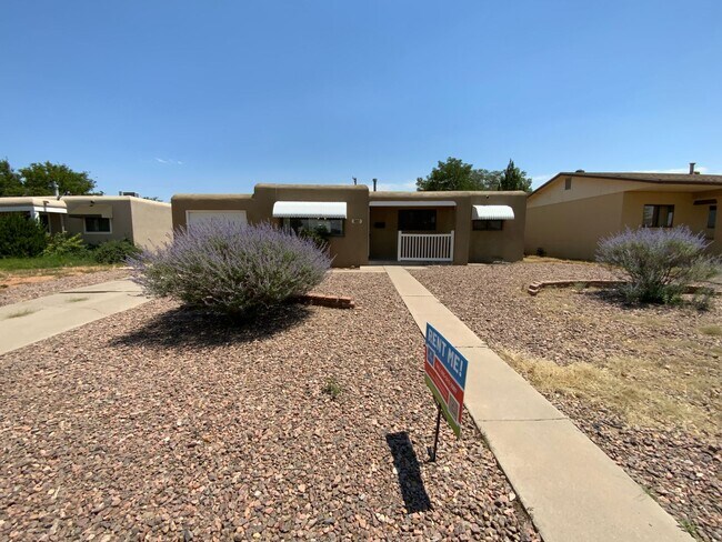 Primary Photo - 3 Bedroom Single Story Home Near Gibson Bl...