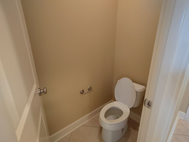 Building Photo - Stunning Renaissance Home, 5 bedroom 3 ful...