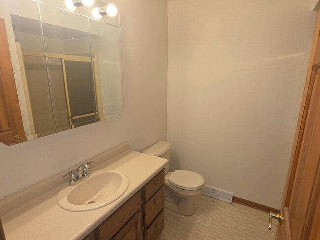 Building Photo - 3207 S Ridge Crest Ct