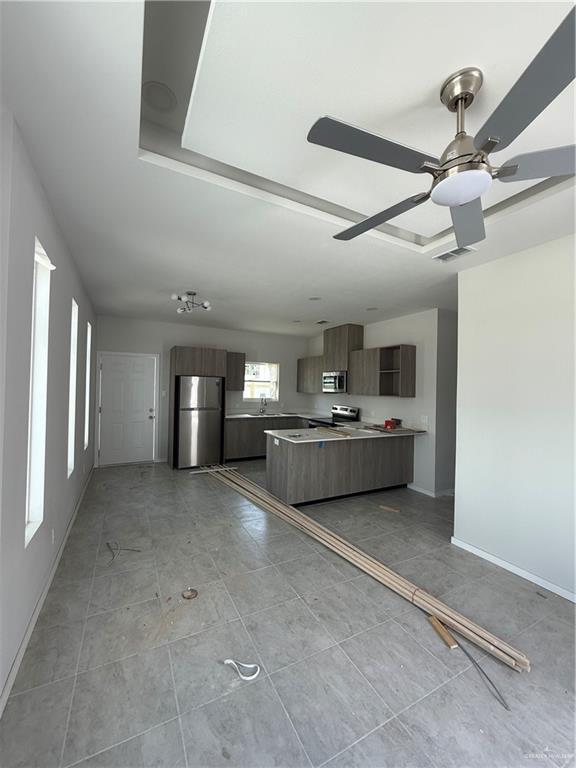 Building Photo - 402 N Alexandrite Ave