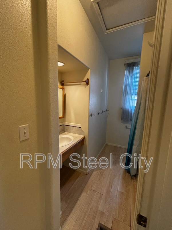 Building Photo - 1210 N Elizabeth St