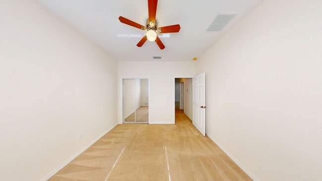 Building Photo - Charming 2Bed/ 2Bath in Poinciana Tuscany ...