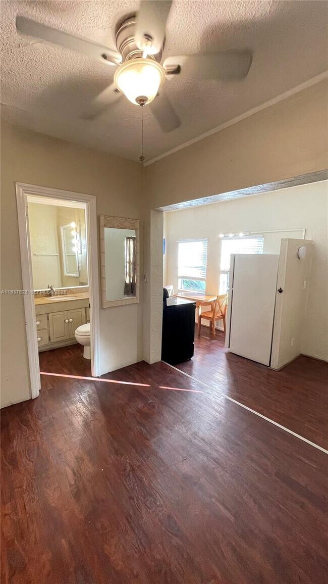 Building Photo - 1857 Buchanan St