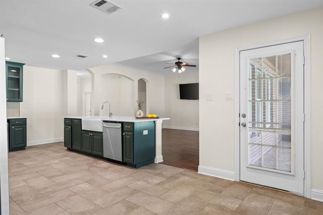 Building Photo - 2606 Ash Dr