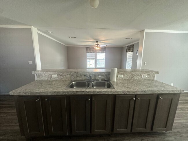 Building Photo - 8535 Mathews Rd