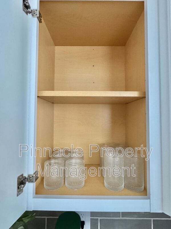 Building Photo - 2408 Lindenwood Dr