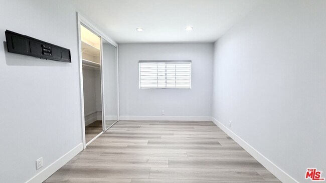 Building Photo - 11836 Rialto St