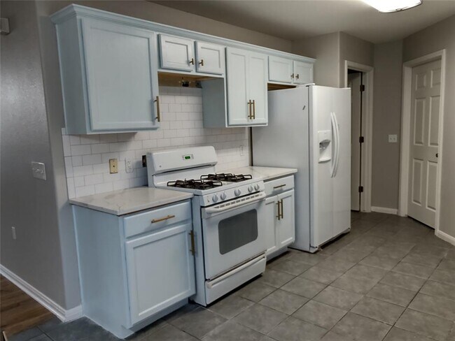 Building Photo - 6133 Perlita Dr