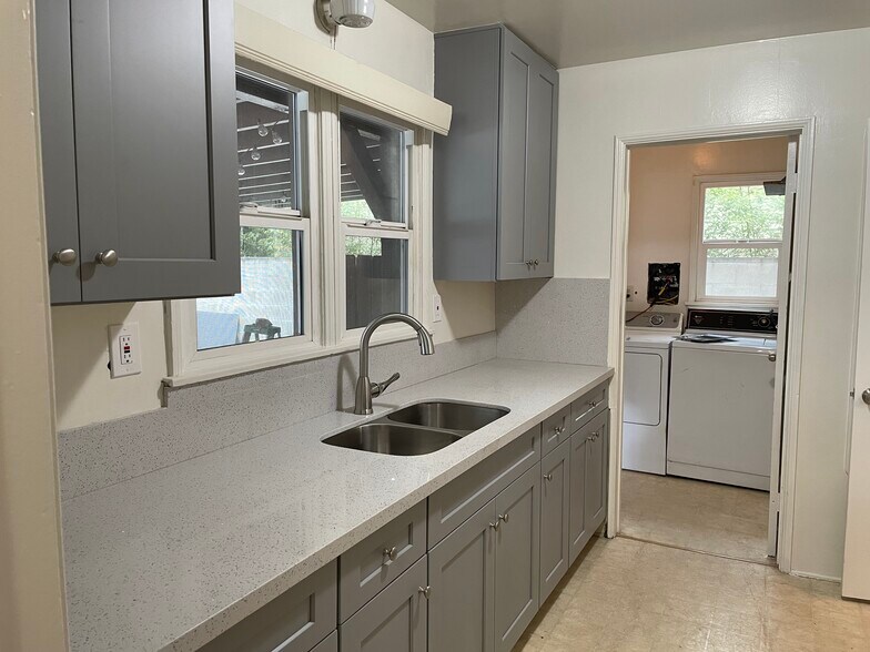 Kitchen - 1620 S 2nd Ave