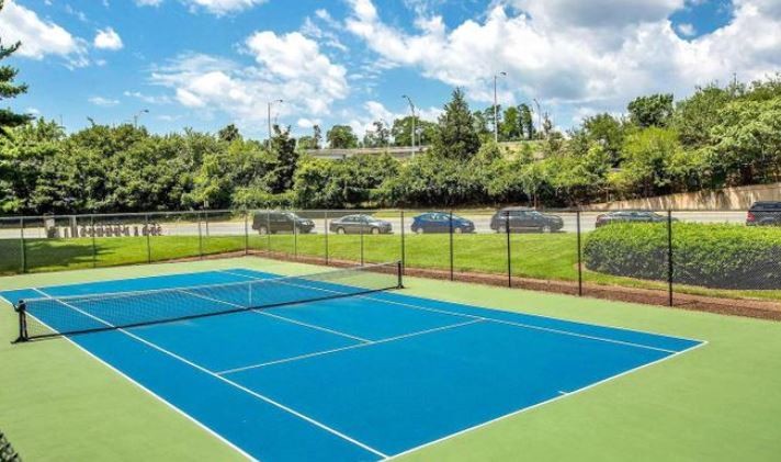 Amenities- Tennis Court - 1300 Army Navy Dr