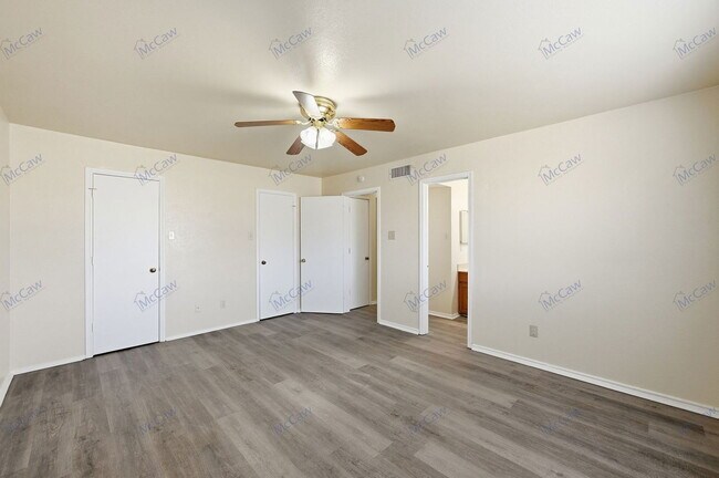 Building Photo - 911 Wellridge Dr