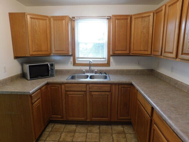 Building Photo - Single Family Home Just Minutes From MCAS Cherry Point!