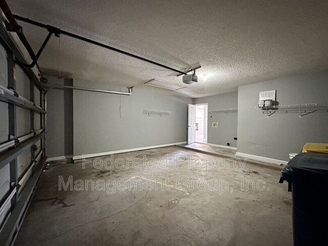 Building Photo - 13012 Staffordshire Dr S