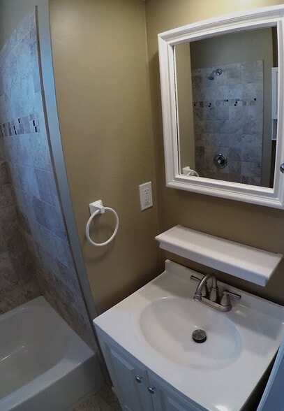 Building Photo - 38 Broughton Ave