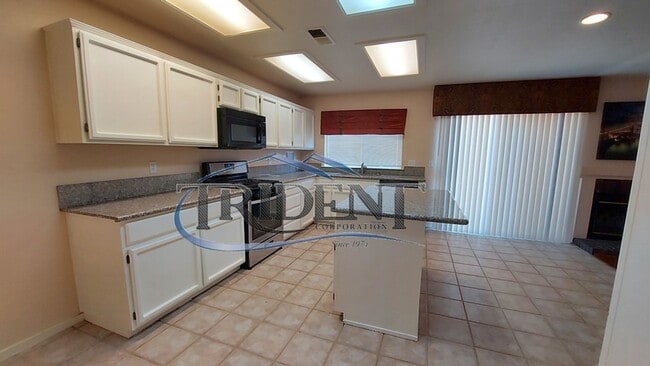 Building Photo - This is a large 4 bedroom, 3 bath SOLAR house with a bonus room upstairs