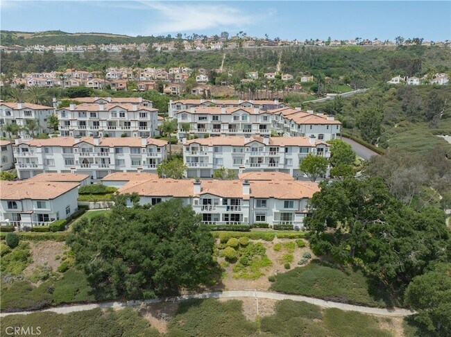 Building Photo - 30902 Club House Dr