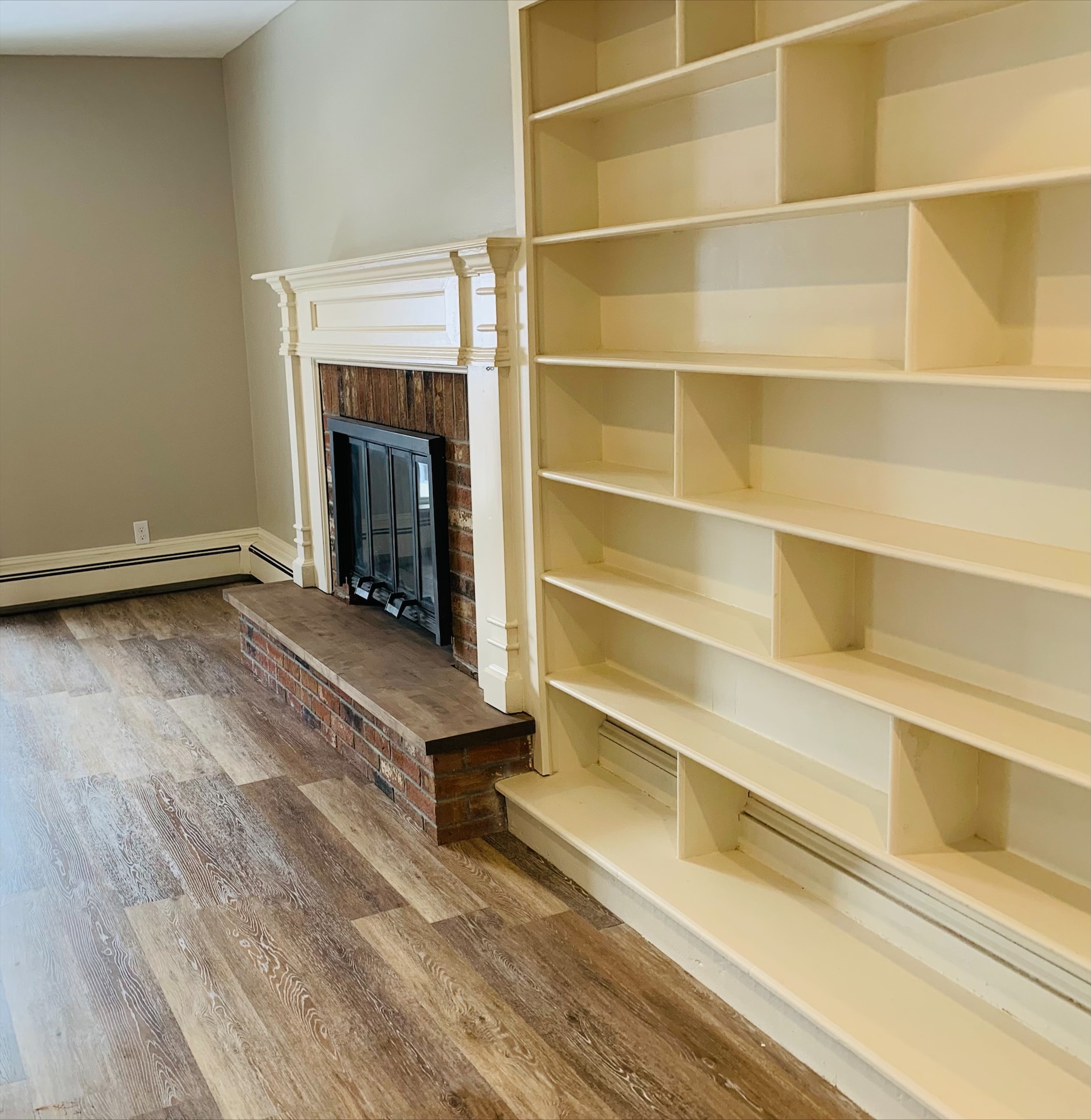 Building Photo - 2015 Quechee Main St