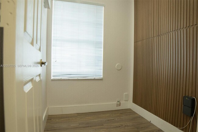 Building Photo - 16410 Sapphire Bend