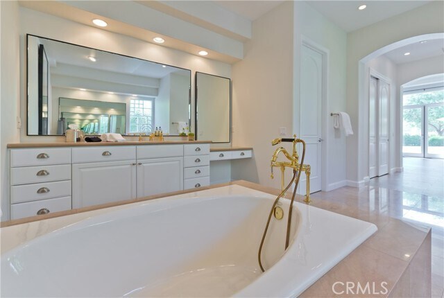 Building Photo - 55495 Royal St George