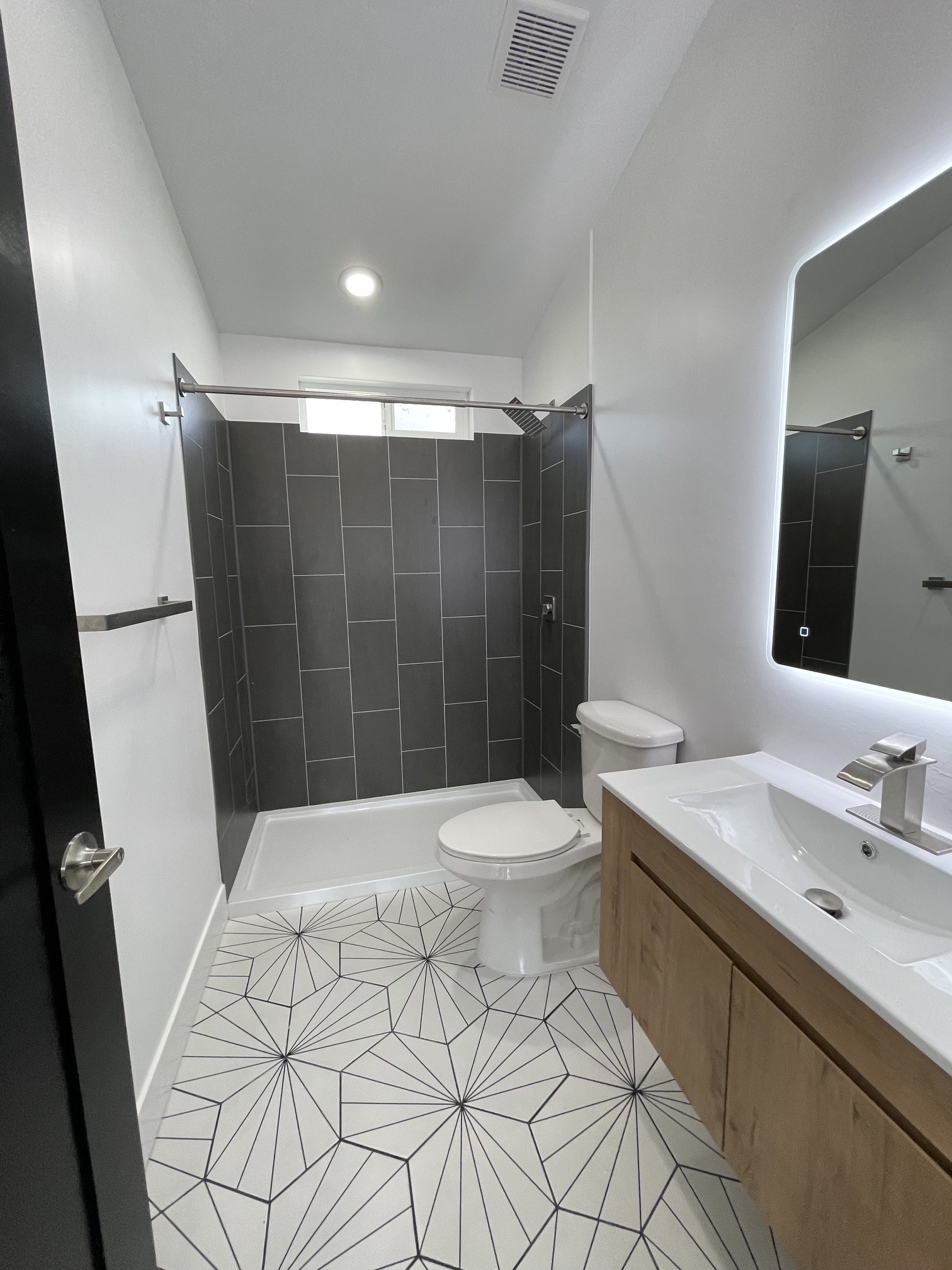 Building Photo - 448 Satinwood Way