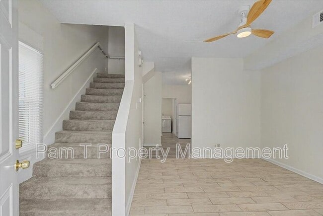 Building Photo - 814 Ott St